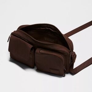 Lululemon Multi-Pocket Crossbody Bag 2.5 L in Lava Cake (sold out online)